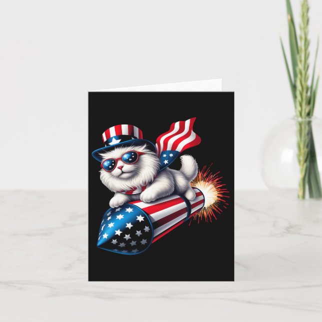 Carte Drôle 4 juillet Patriotic Cat Rocket avec Firewo (Devant)
