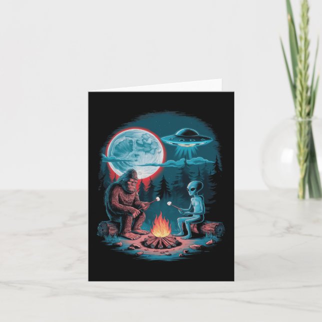 Carte Drôle Alien Et Bigfoot Randonnée Lune Sasquatch Uf (Devant)