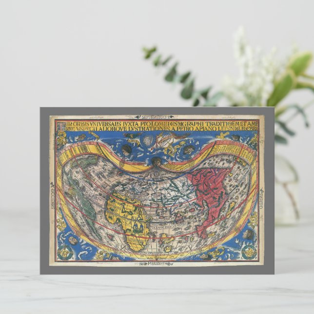 Carte du monde antique en forme de cœur par Peter  (Debout devant)