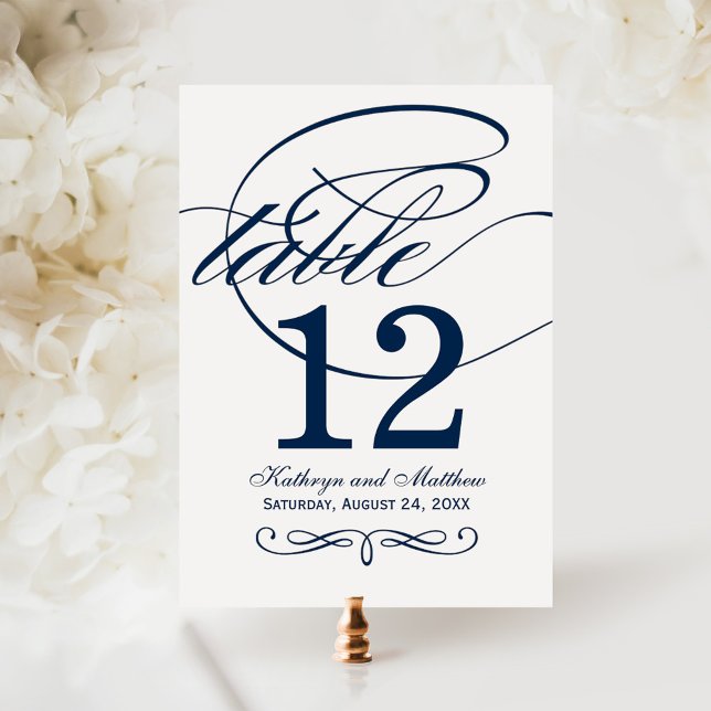 Carte élégante de numéro de table en calligraphie  (Créateur téléchargé)