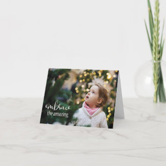 Carte Embrassez l'Extraordinaire, fille regardant l'arbr