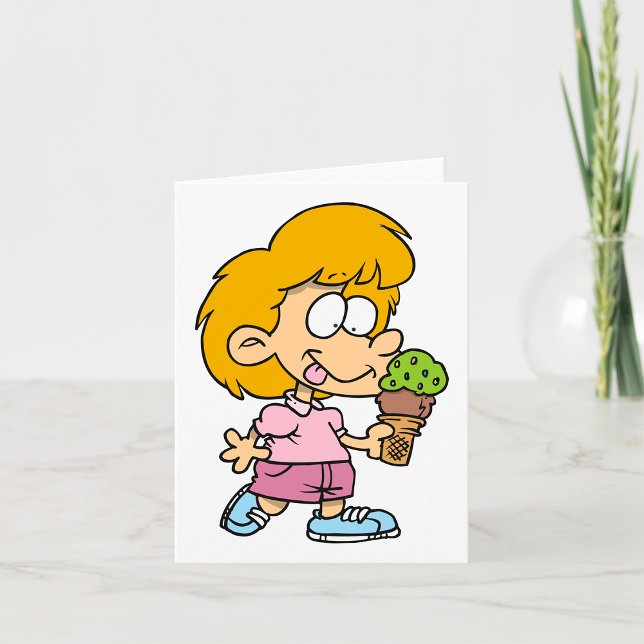 Carte Enfant de dessin animé mignon mangeant un cornet d (Créateur téléchargé)