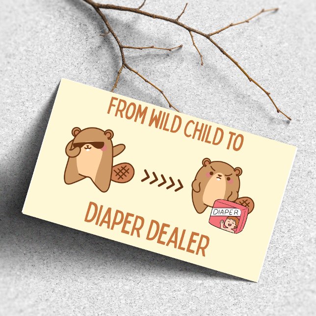 Carte Enfant sauvage à couche Concessionnaire Humour pou (Funny Pregnancy Congratulations Card – Wild Child to Diaper Dealer Humor for Expecting Parents

)