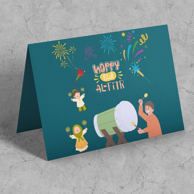 Carte Enfants heureux jouent aux feux d'artifice pour cé (Créateur téléchargé)