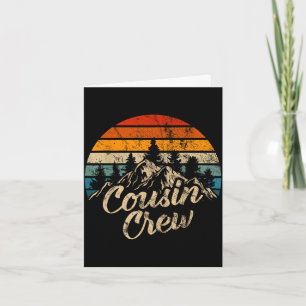 Carte équipe de cousins rétro randonnée montagne camping