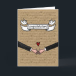 Carte Félicitations - Couple de mariés gays<br><div class="desc">2 bras habillés en smoking venant du côté. Au-dessus,  un cœur rouge et une banderole flanquée de deux colombes blanches leur souhaitant "félicitations !" Sur le fond en papier kraft,  un message "Félicitations,  les gars !" continu avec de petits cœurs. Parfait pour féliciter un couple gay nouvellement marié.</div>