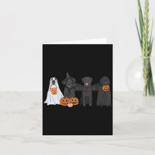 Carte Femme Labrador noir en costume d'Halloween fantôme