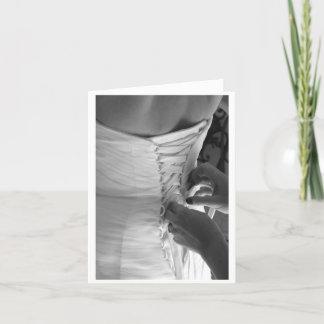 Carte Femme lacer la main robe mariage dos