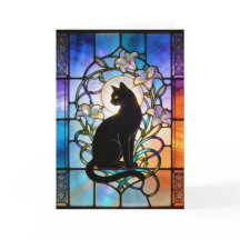 Fenêtre en verre coloré avec chat