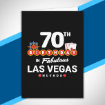Carte Fête d'anniversaire à Las Vegas - 70e anniversaire<br><div class="desc">Vous prévoyez votre 70e anniversaire à Vegas ? Ce design de style "Welcome to Las Vegas" est la façon parfaite pour une personne de 70 ans de célébrer avec une fête d'anniversaire à Vegas ! Idéal pour un voyage entre filles ou un groupe d'amis venant à Vegas pour un week-end...</div>
