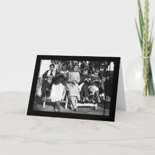 Carte Filles tricotant en Albanie 1923