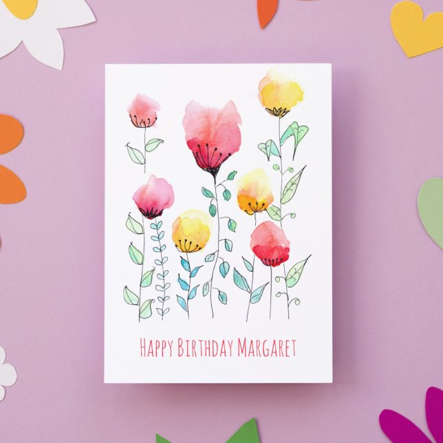 Carte Fleurs scandinaves mignonnes Anniversaire personna (This whimsical birthday card pairs folk flowers with modern typography for a cute Happy Birthday!)