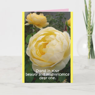 Carte florale de beauté de rose jaune de jardin de