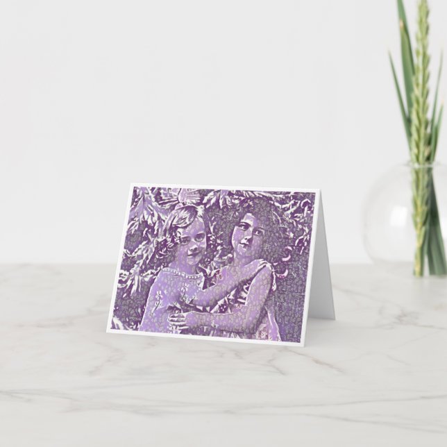 Carte Friends card in purple of two girls hugging (Devant)