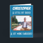 Carte Funny 40th Birthday Photo<br><div class="desc">Une carte d'anniversaire fabuleuse pour un homme de votre vie ! Idéal pour une personne "un peu plus âgée, beaucoup plus fabuleuse" ! Faites-lui sourire avec cette carte élégante et humoristique - ce serait parfait pour un anniversaire d'étape comme un 40ème ou 50ème. Personnalisez avec votre nom, votre photo et...</div>