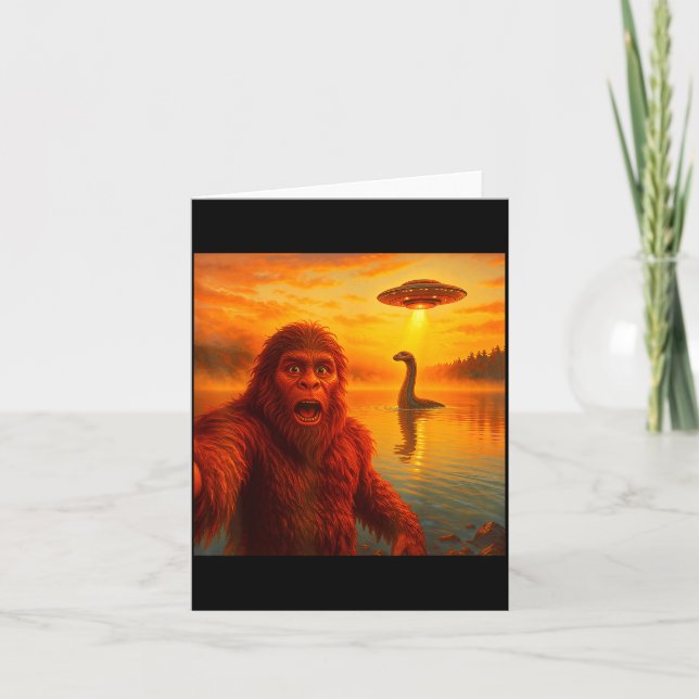 Carte Funny Bigfoot Selfie With Loch Ness Monster And Uf (Devant)