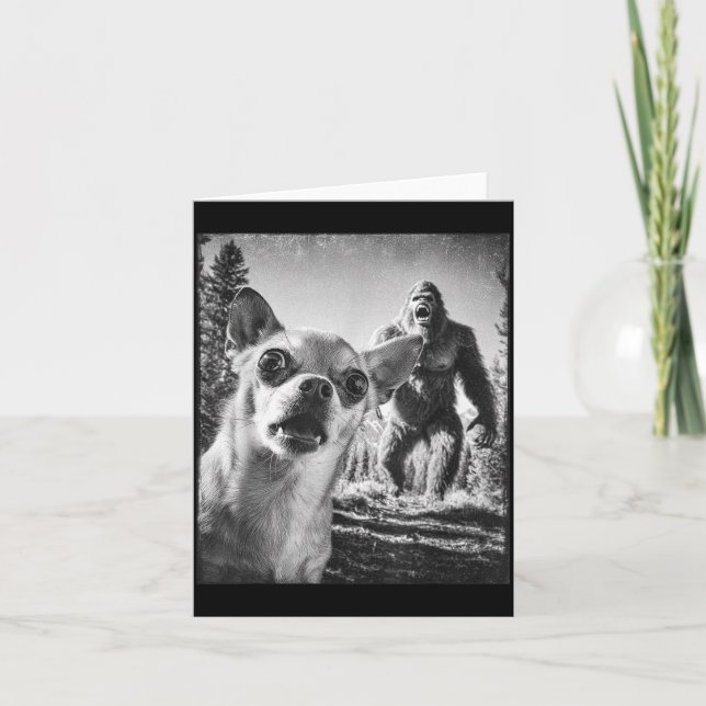 Carte Funny Chihuahua Selfie With Bigfoot Sasquatch Cryp (Devant)