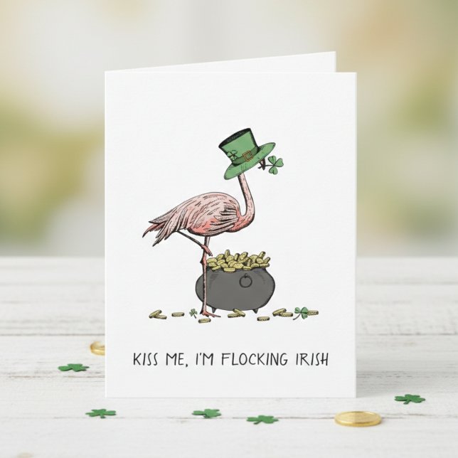 Carte Funny Flamingo Kiss Me I'm Irish St Patrick's Day (Funny Irish Flamingo Happy St Patrick's Day Cards. Kiss me I'm Flocking Irish Green Shamrock Pattern)