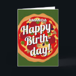 Carte Funny Happy Birthday card avec pizza pepperoni<br><div class="desc">Carte d'anniversaire amusante avec pizza pepperoni. Cartes de voeux personnalisées pour meilleur ami, collègue, famille, fils, fille, mari, femme, maman, papa, frère, soeur, petit ami, petite amie, patron, partenaire d'affaires, enfants, entraîneur sportif, entraîneur personnel, enseignant, petit-fils etc. Grande tranche ronde de pizza avec pepperoni, champignons, fromage et sauce tomate. Demandez...</div>