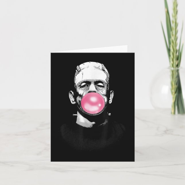 Carte Funny Monstre Frankenstein Frappant Une Bulle Gum  (Devant)