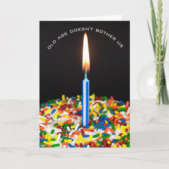 Carte gâteau d'anniversaire de vieillesse avec bougie (Devant)