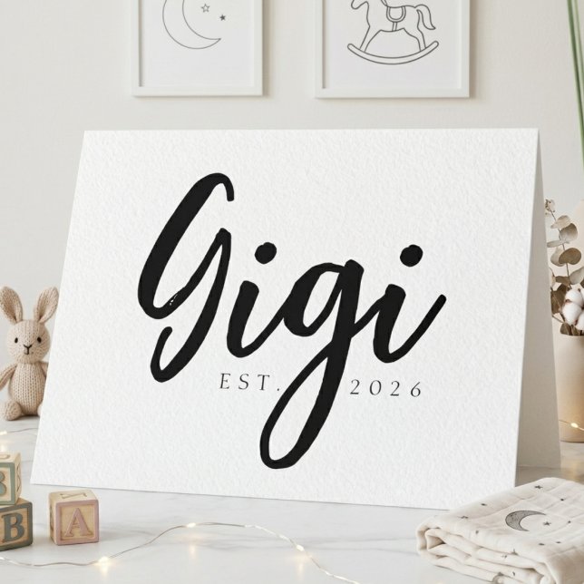Carte Gigi EST Annonce Élégante de l'Année en Script (Créateur téléchargé)
