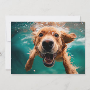 Carte Golden Retriever heureux nageant sous l'eau
