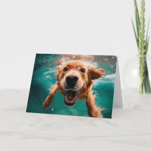 Carte Golden Retriever heureux nageant sous l'eau