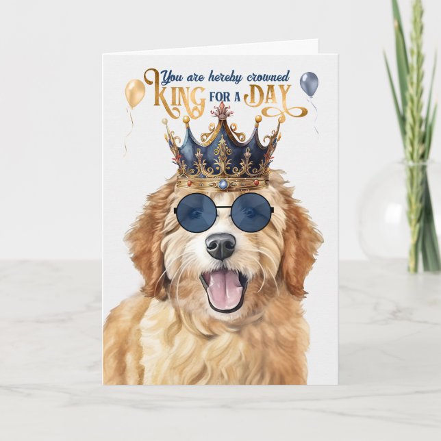 Carte Goldendoodle Chien King pour une journée d'anniver (Devant)