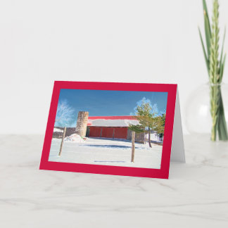 Carte Grange en bois, portes rouges, silo et barrière