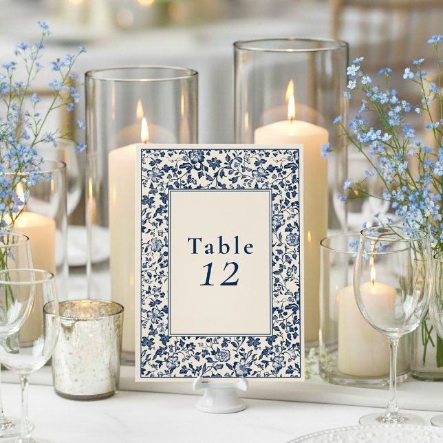 Carte graphique de sièges de table bleue florale (Delftware wedding table number sign.)