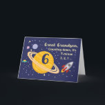 Carte Great Grandson 6e anniversaire Planètes dans l'esp<br><div class="desc">6 ans est hors de ce monde,  surtout quand c'est ton arrière petit-fils ! Bateau à fusée,  planètes et étoiles remplissent à l'avant de la carte avec le message que vous comptez pour dire Joyeux Anniversaire!</div>
