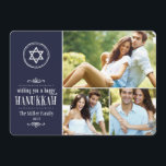 Carte Hanoukka Collage Photo Famille<br><div class="desc">Le design carte photo de vacances Hanoukka moderne mignon dispose d'un collage photo avec espace pour trois de vos photos de famille avec une étoile de David et des détails esquissés pour une sensation artisanale. La typographie de l'écriture manuscrite dit : "Je vous souhaite une Hanoukka heureuse". Personnalisez le design...</div>