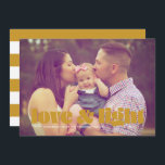 Carte Hanoukka Gold Love and Light Single Photo<br><div class="desc">Cette carte Hanoukka moderne présente les mots amour & lumière en or sur une photo pleine saignée. Le dos a un motif rayé correspondant.</div>