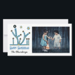 Carte Hanoukka "Menorah Bling"<br><div class="desc">Happy Holiday, Carte photo Hanoukka, "Menorah Bling" Glossy, Carte photo à enveloppe blanche. Personnalisez en remplaçant les photos et le libellé, "Happy Hanoukka, The Blumbergs" Personnaliser le libellé en choisissant votre style de police préféré, la couleur et la taille. Merci de vous être arrêté et de faire du shopping par...</div>