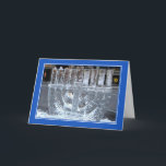 Carte Hanoukka Menorah Ice Sculpture<br><div class="desc">Cette photo a été prise à New York en 2008. J'ai ajouté l'Étoile de David. Vous pouvez ajouter/modifier gratuitement le texte intérieur ou ajouter une photo à l'intérieur. Si vous ajoutez votre nom en bas,  il est préférable d'utiliser une police d'écriture (ex : Handsome,  Freehand).</div>
