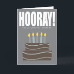 Carte Hourra Tu Es Né Funny Birthday Card<br><div class="desc">Carte de voeux d'anniversaire amusante. Salut ! Tu es né. Carte humoristique pour un homme, une femme, un garçon ou une fille. Bon pour les membres de la famille comme maman, papa, fils, fille, frère, soeur ou un cousin. Idéal aussi pour les amis qui ont le sens de l'humour !...</div>