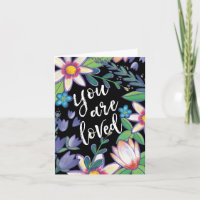 Illustré fleuri coloré vous êtes aimé