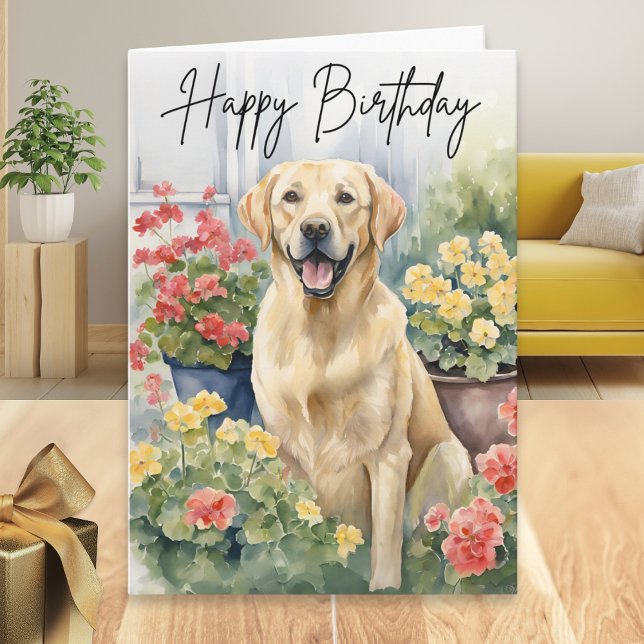 Carte Image de chien Labrador Retriever jaune pour anniv (A birthday card with picture of a yellow labrador retriever and geraniums in a watercolor style)