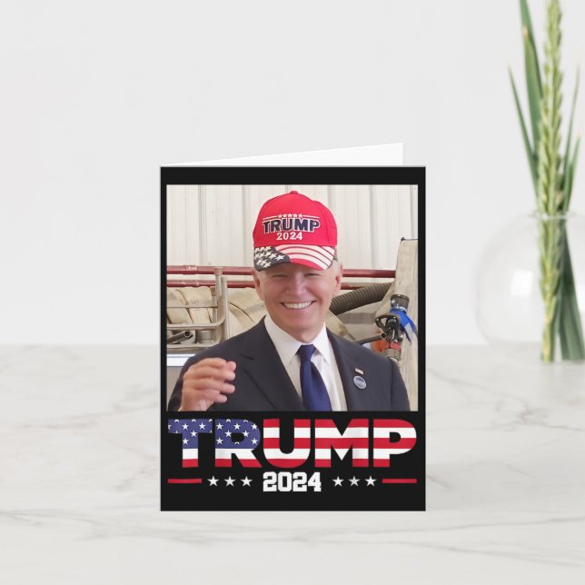 Carte Joe Biden Portant Un Casquette Trump (Devant)