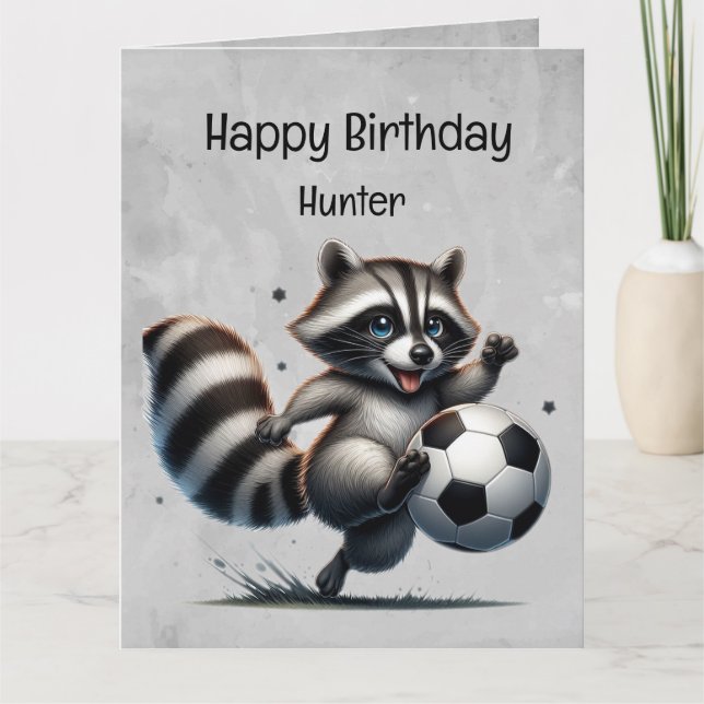 Carte Joueur de soccer mignon Raccoon personnalisé Anniv (Devant)