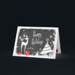 Carte Joyeuse des Fêtes | Faux Chalkboard, Cerf<br><div class="desc">Cette carte festive en faux tableau noir et blanc "Joyeuses fêtes" de Noël ou de Fêtes a un cerf mâle avec des bois ornés de saints et de baies, des cadeaux rouges et blancs avec des rubans, des flocons de neige, des étoiles, et une variété d'arbres de Noël sur un...</div>