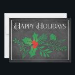 Carte Joyeuse des Fêtes | Faux Chalkboard, Holly<br><div class="desc">Cette carte de Noël ou de Fêtes, noir et blanc, bon marché et festive, a un ensemble de verdure qui a des feuilles saints et des baies et d'autres feuillages assortis sur un faux arrière - plan de tableau noir avec une fine bordure de craie blanche autour. Le libellé "Joyeuses...</div>