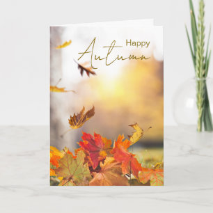 Carte Joyeuse saison d'automne avec feuilles d'automne