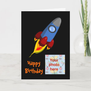 Carte Joyeux anniversaire avec une fusée de vaisseau spa