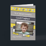 Carte Joyeux anniversaire Grandson gris et jaune photo<br><div class="desc">Personnalisez cette carte d'anniversaire pour votre petit-fils Conçu en gris,  jaune et noir Ajouter son nom Joyeux anniversaire à un petit-fils spécial Bonne journée</div>
