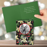 Carte Joyeux Noël Poinsettias Plié Photo de vacances<br><div class="desc">Votre photo préférée sur un arrière - plan de poinsettias blanches,  feuilles et baies en noir sont présentés sur ces cartes de voeux de Noël pliées. *CONSEIL : Recouvrez votre photo d'un carré avant de la télécharger pour le meilleur emplacement. CORRESPONDRE des articles dans notre magasin.</div>