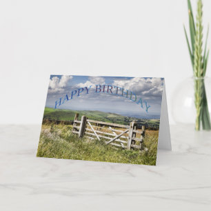 Carte Joyeux paysage d'anniversaire avec une porte