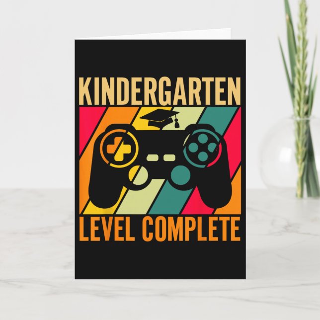 Carte Kindergarten Level Complete Retro Graduation 2025  (Devant)