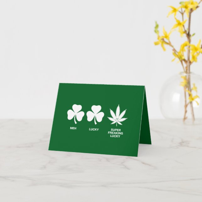 Carte La fête drôle de Saint-Patrick pour les gars  (Fleur jaune)